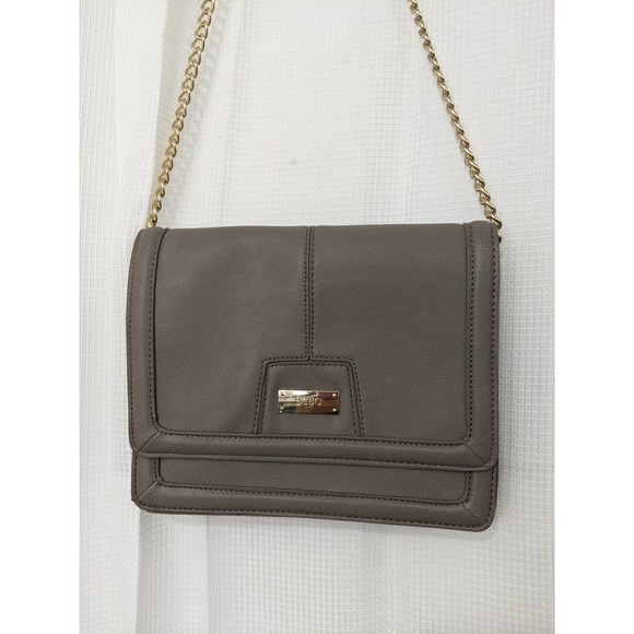 NWOT! BCBG! TAUPE/BEIGEY/GRAYISH SHOULDER BAG, PURSE, W/GOLD! - Picture 2 of 10